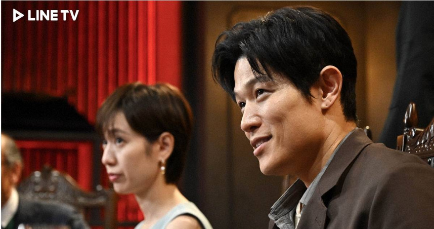 鈴木亮平（右）與戶田惠梨香睽違11年再合作。（圖／LINE TV提供）