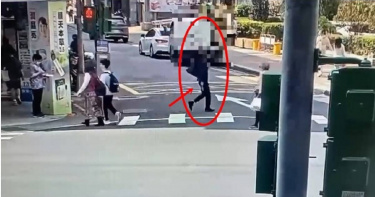 警方22日下午獲報有民眾於北車持刀，23日下午於林口將人逮捕到案。(圖／翻攝畫面)