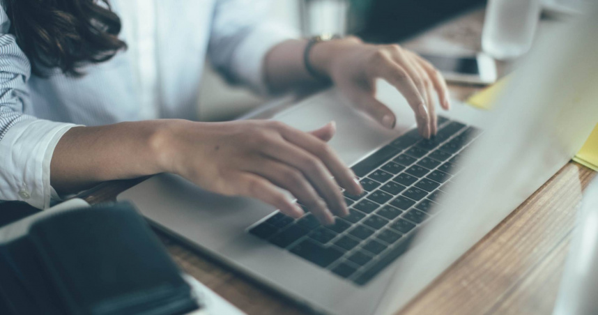 李思賢建議，可以嘗試在坐著的情況下踮腳，能有效降低血糖上升幅度。（示意圖／photoAC）