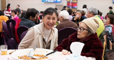 來春阿嬤（右）與陳亞蘭見面後不久便安詳辭世。（圖／台灣優質生命協會提供）