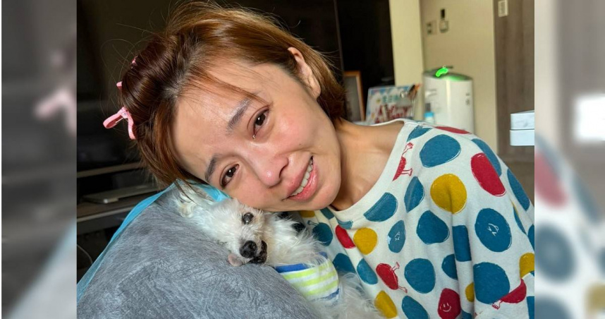 才熬過跟艾成的紀念日！王瞳愛犬「隔一天離世」　她淚喊：去找爸比