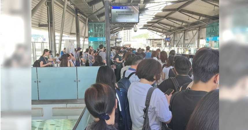 桃園機場捷運今早出現列車設備異常狀況。（圖／翻攝自Threads／@thirdlittle）