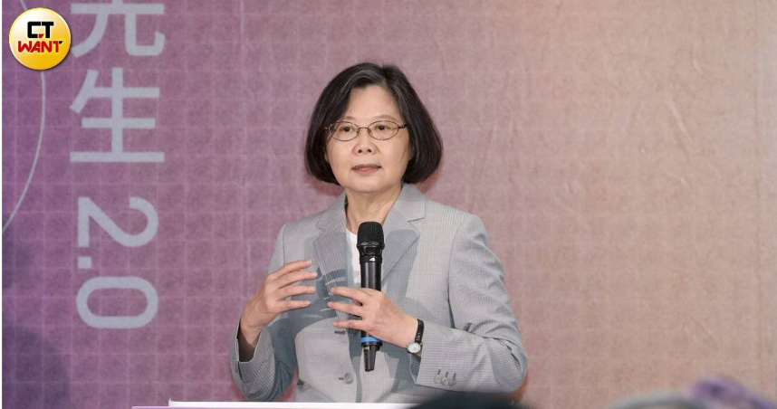 前總統蔡英文卸任後頻頻走訪各地、合體綠營縣市長參選人拉抬選情。（圖／劉耿豪攝）