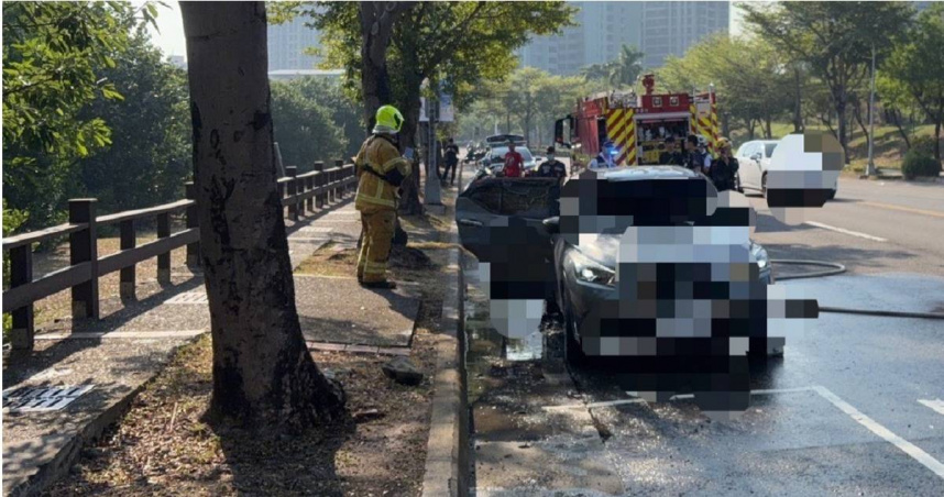 悚！高雄十全三路火燒車　車內驚見2具焦屍