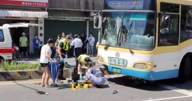 彰化客運撞機車 女騎士慘死輪下