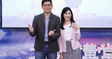 周寬展（左）、孫怡琳到學校演講。（圖／中天新聞提供）