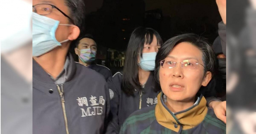 林岱樺21日凌晨被移送到高雄地檢署，複訊後以100萬元交保。（圖／中國時報郭良傑攝）