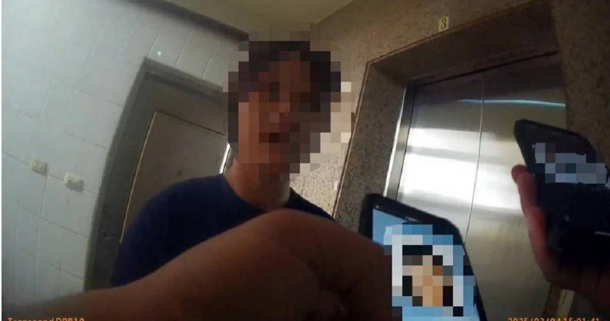 警員發現女子謊報身分，便拍攝臉部照片以人臉辨識查出對方為通緝犯。（圖／警方提供）