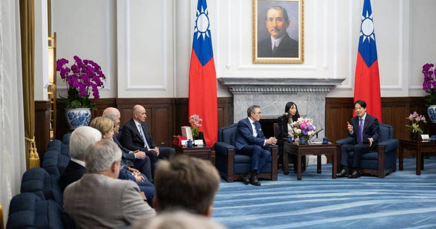 賴清德總統今天接見「第八屆玉山論壇」訪賓。（圖／總統府提供）