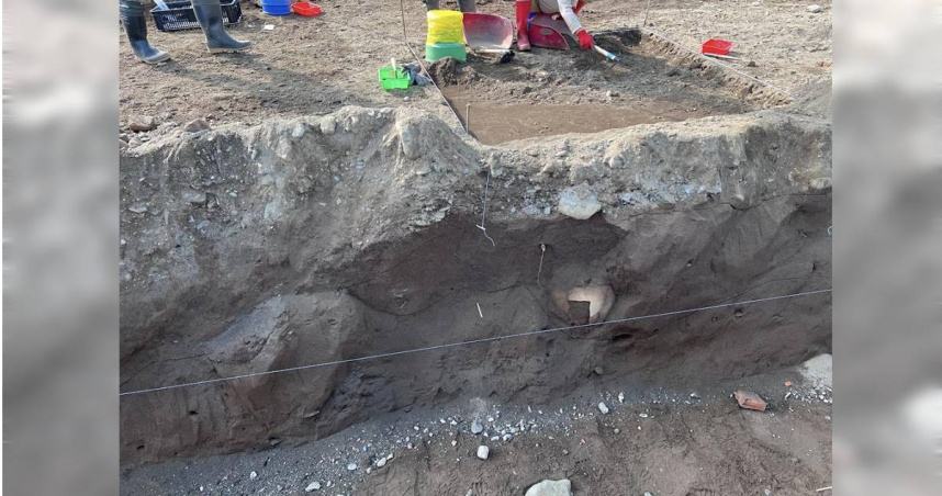 花蓮縣新城鄉戶政事務所、北埔消防分隊、北埔派出所辦公廳舍老舊拆除重建，工地挖掘到文化遺址。（圖／中國時報王志偉攝）