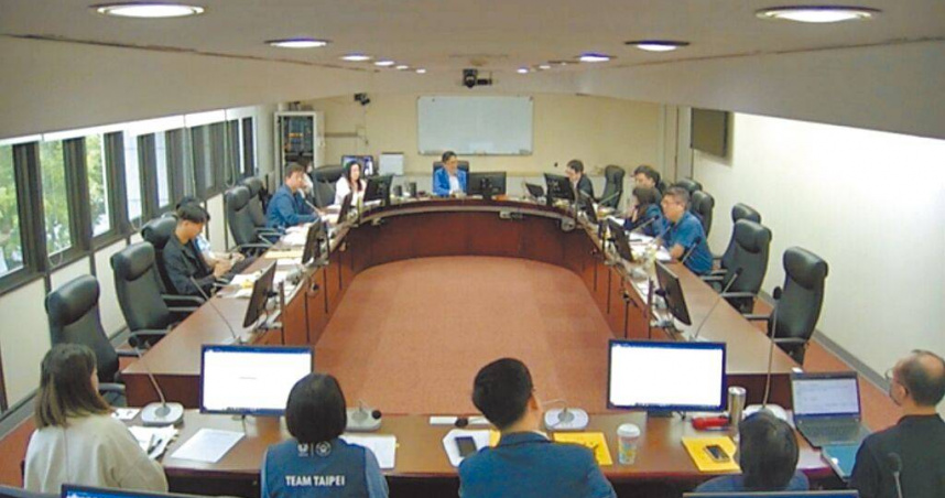 台北市長蔣萬安要求北市社會局將台北市85到98歲長者重陽敬老禮金，從原本1500元調升至3000元，社會局21日提出自治條例修正案，經議會法規委員會審核通過，待議會大會通過後，預計最快今年發放重陽敬老金時就可實施。（圖／摘自台北市議會網站／中國時報丁上程台北傳真）