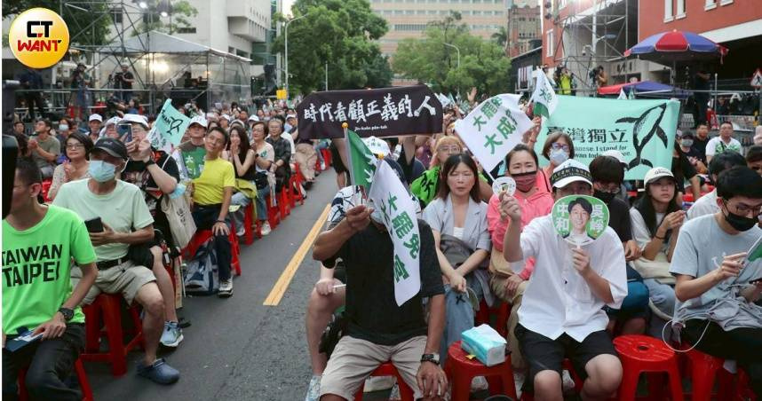 大罷免投票結果昨天（26日）出爐，全台24名國民黨立委及新竹市長高虹安的罷免案全數宣告失敗。（圖／劉耿豪攝）