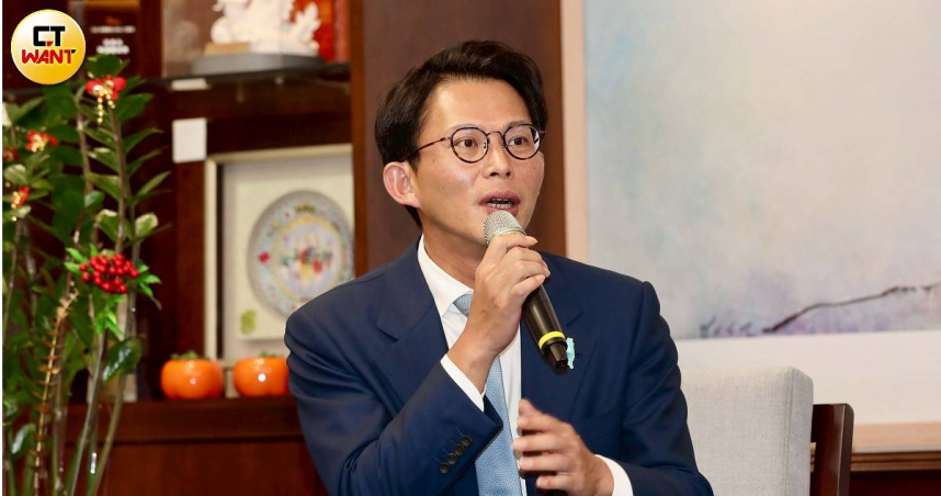 黃國昌表示，「如果不是公投能夠解決，那賴清德是去投心酸的嗎？」（圖／方萬民攝）