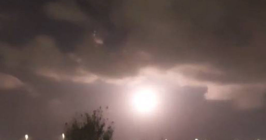 以色列國防部於當地時間9月2日晚間宣布，成功自中部帕勒馬希姆空軍基地發射「Ofek-19」軍事偵察衛星。（圖／翻攝自X／@JoshBreiner）