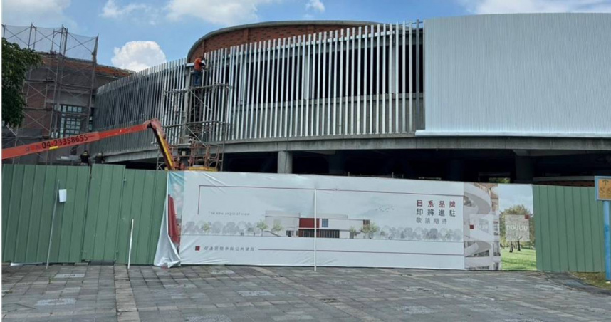 雲林縣斗六社口旅客服務中心多元經營，吸引無印良品斥資3000萬元打造旗艦店，預計年底開幕。（圖／中國時報張朝欣攝）