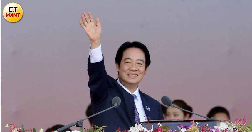 總統賴清德於國慶大會上強調台灣經濟表現亮眼，承諾持續推動產業升級與永續發展。（圖／黃耀徵攝）