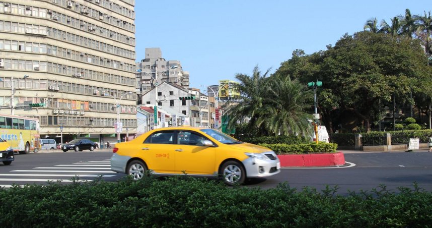 Cheap打臉前立委陳以信的政見。（示意圖／Photo AC）