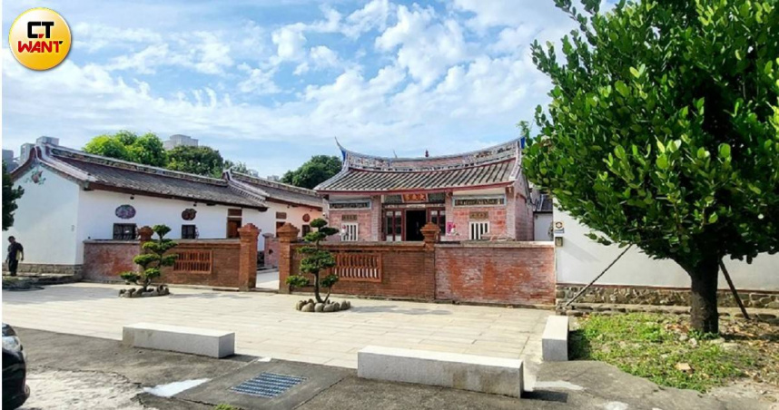 由傳統客家庄與新興竹科工作者組成的新竹縣，2026年底百里侯誰出線？各界關注。圖為竹北六張犁大夫第古蹟。（圖／周志龍攝）