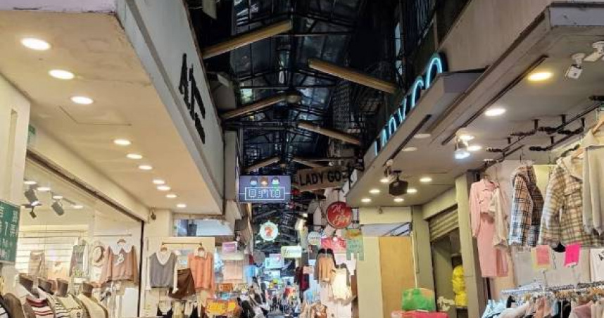 五分埔商圈大年初一晚間街道冷清，與過往人潮形成對比。（示意圖／Google Map）