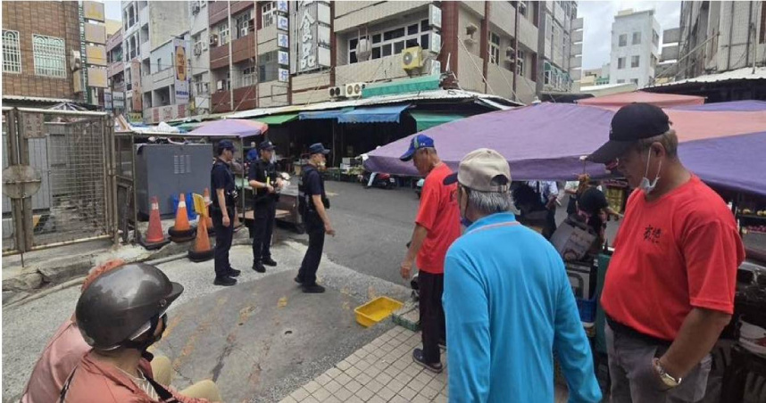 北辰市場周邊發生疑似鋼珠事件，警方到場調查，引發市政攻防。（圖／莊國輝臉書）