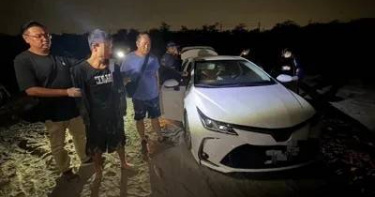 高雄陳姓男子毒駕、拒檢，撞傷文山所副所長，另名警員朝車身開3槍仍兔脫，陳逃3小時躲稻田露出頭，當場落網。（圖／警方提供）