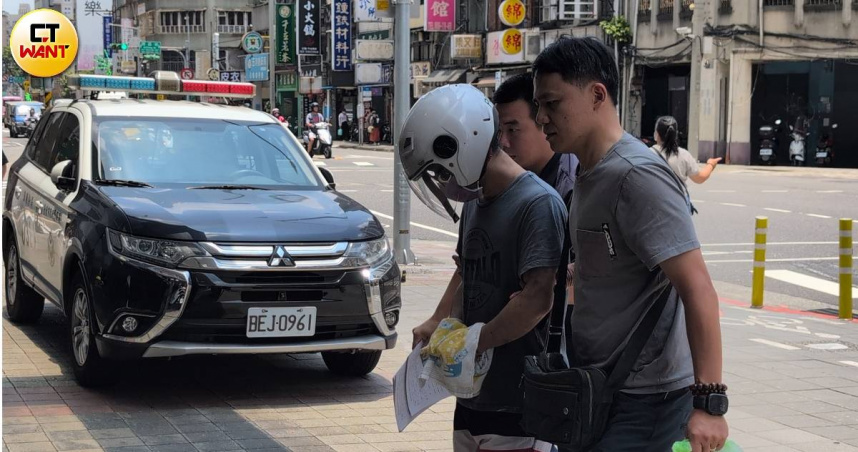 快訊／不滿女性友人被找！　男當街砍殺友人移送地檢署