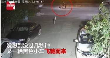 女「攤地耍無爛」! 下秒被車輾過丈夫也遭殃…網:司機最慘