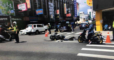 市區專注追緝毒蟲 台南警車撞飛騎士命危