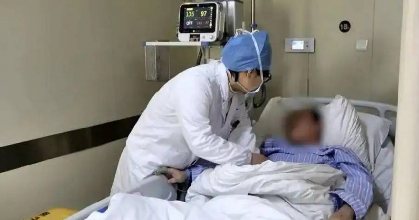 上海一名男子吃完晚餐突然肚子痛，就醫確診高脂血症型胰腺炎。（圖／翻攝自微博）