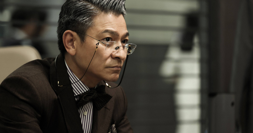 劉德華在《獵金·遊戲》中飾演資深股市操盤者。（圖／華映提供）