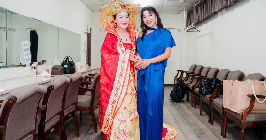 丁噹與金佩姍同台演出。（圖／相信音樂提供）