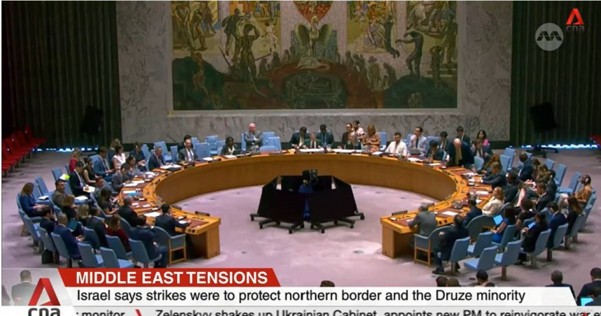 聯合國助理秘書長希亞里（Khaled Khiari）針對惡化的敘利亞安全局勢，向安理會緊急會議發出警告。（圖／翻攝自YouTube／CNA）