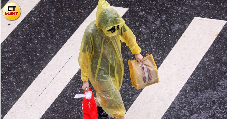 前往山區活動應留意天氣變化，建議攜帶雨具備用。（示意圖／趙文彬攝）