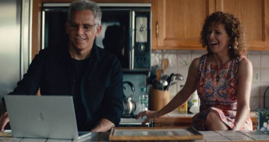 「喜劇天王」班史提勒拍紀錄片《史提勒與米拉：未曾落幕》。（圖／Apple TV提供）