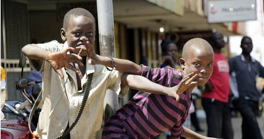 烏干達內政部透露，該國政府成立DNA分析實驗室後，前來求助進行親子鑑定的男性中，竟有高達98%的人會發現自己並不是孩子的親生父親。（示意圖／翻攝pixabay）