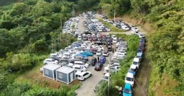 刑事局偵二大隊今年查緝新竹三環幫槍擊案，從而發現該集團利用權利車行詐，查扣史上最大，高達232輛權利車。（圖／翻攝畫面）