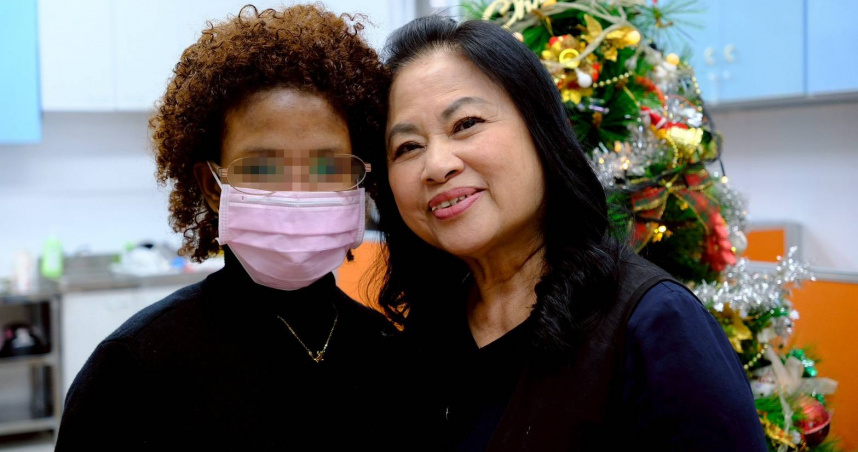 14年前的黑戶寶寶美美長大了，如今已正式身分重回台灣，希望能在完成學業後考取台灣大學。(圖／台灣關愛基金會提供)