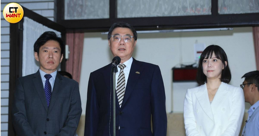 行政院長卓榮泰報告「115年度中央政府總預算案」編製經過並備詢。（圖／周志龍攝）