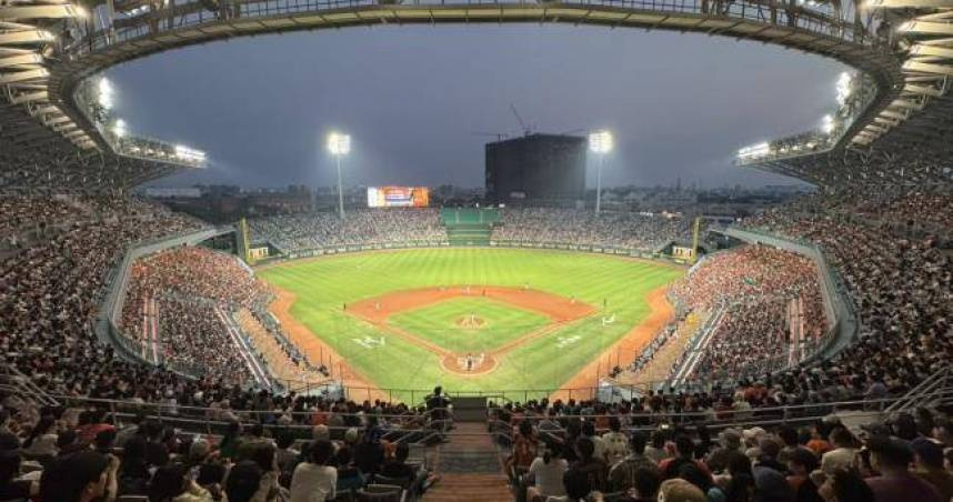 台南亞太棒球訓練中心主球場斥資逾億元打造。（圖／台南市政府）