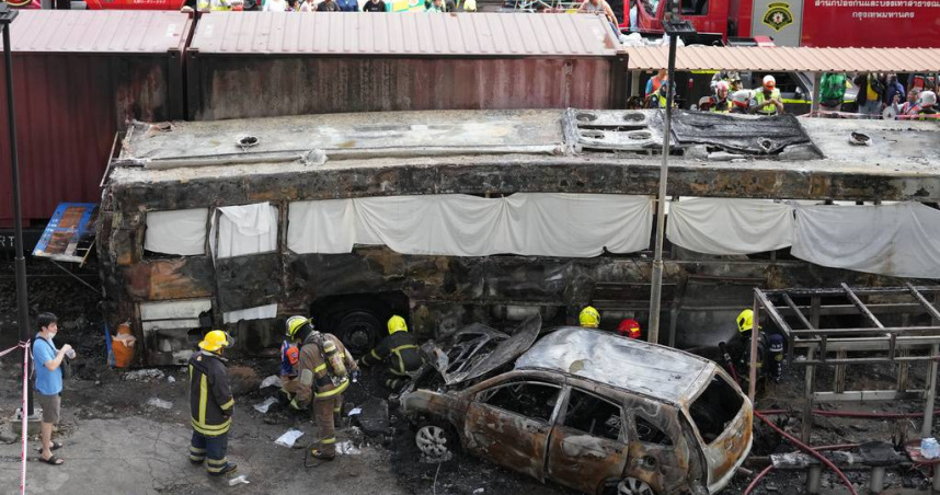 泰國曼谷這起嚴重意外造成8人死亡。（圖／達志／美聯社）