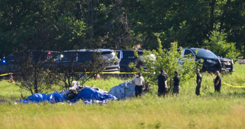 美國密蘇里州巴特勒市發生嚴重空難事故，機上12人全數罹難。（圖／達志／美聯社）