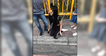 惡夫駕車將妻拖行甩地 還嗆路人「要告去告」