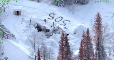 雪地上寫SOS 男子受困3周獲救