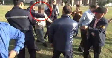 男子提汽油要見韓國瑜 揚言自焚遭警架離