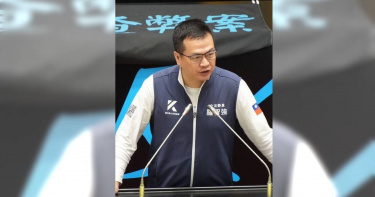 國民黨立委羅智強批評民進黨政府的「外交突破」都僅止於大內宣，連讓民眾最有感的免簽數量，也與邦交國一樣直直落。（圖／翻攝羅智強臉書）