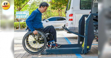 【輪椅英雄2】身癱心未死 不出房門靠「金庸」續命