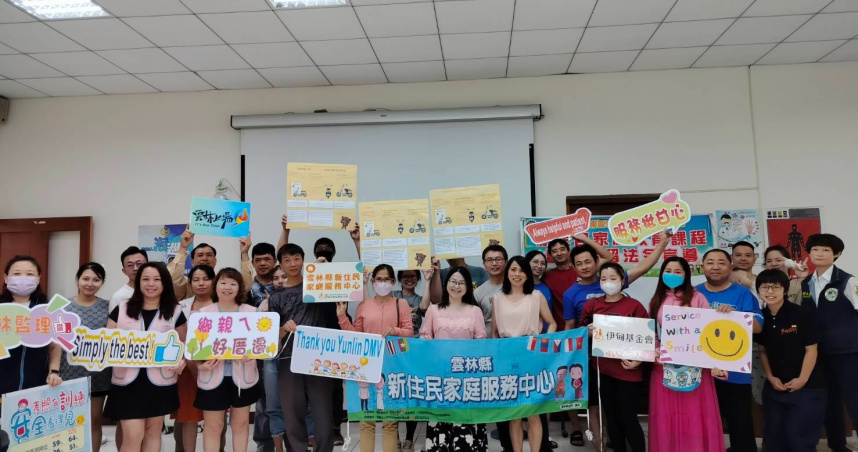 移民署南區事務大隊雲林縣服務站攜手新住民共同宣導，努力提升新住民的行車安全。（ 圖／翻攝畫面）