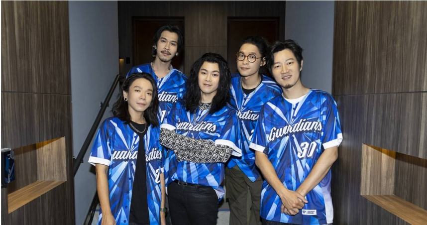 麋先生昨日受邀為富邦悍將賽後演出。（圖／相信音樂提供）