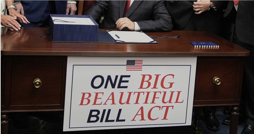 《大而美法案》預計將於美東時間4日由美國總統川普簽署。（圖／達志／美聯社）