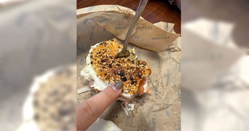 A小姐因吃到烤焦貝果向店家反應，卻遭店家表示「多做措施」，讓她不滿發文，店家卻直接將Ａ小姐母親解僱。（圖／A小姐提供）